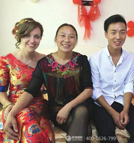 屌絲逆襲！四川男子成功迎娶英國美女歌手